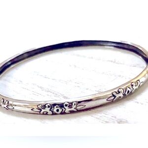 Silpada Vintage Sterling Silver Embossed “XOXO” Willow Bangle Bracelet